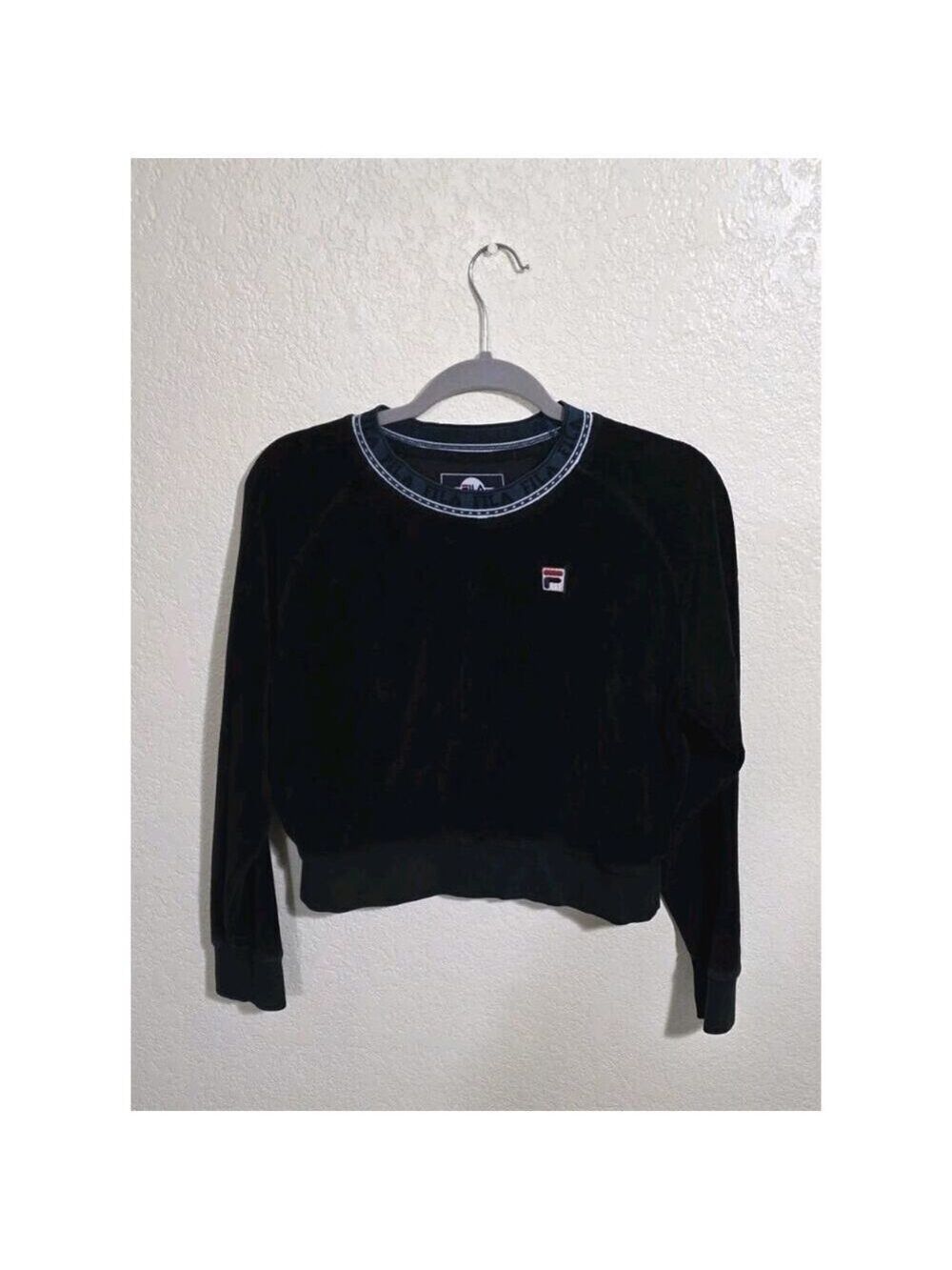 FILA USA Large Dina Sporty Velour Lounge Crop Sweatshirt in Black Logo